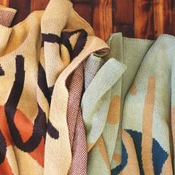 Calhoun & Co. Calhoun & Co: Cool To Be Knit Blanket - Tan Decor