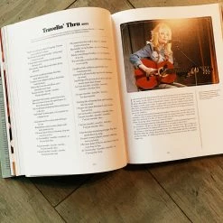 Hachette Dolly Parton, Songteller: My Life In Lyrics