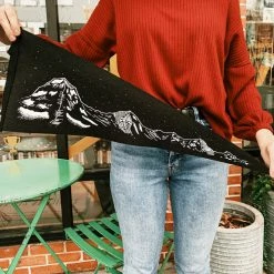 Oxford Pennant: Mountains