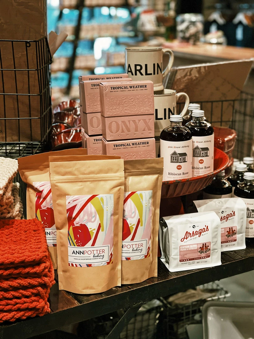 Onyx Coffee Labs: Tropical Weather Blend Arkansas Makers