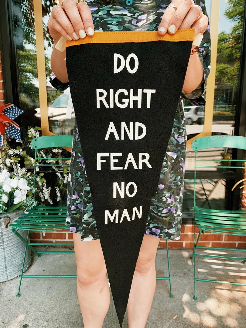 Oxford Pennant: Do Right And Fear No Man Pennant